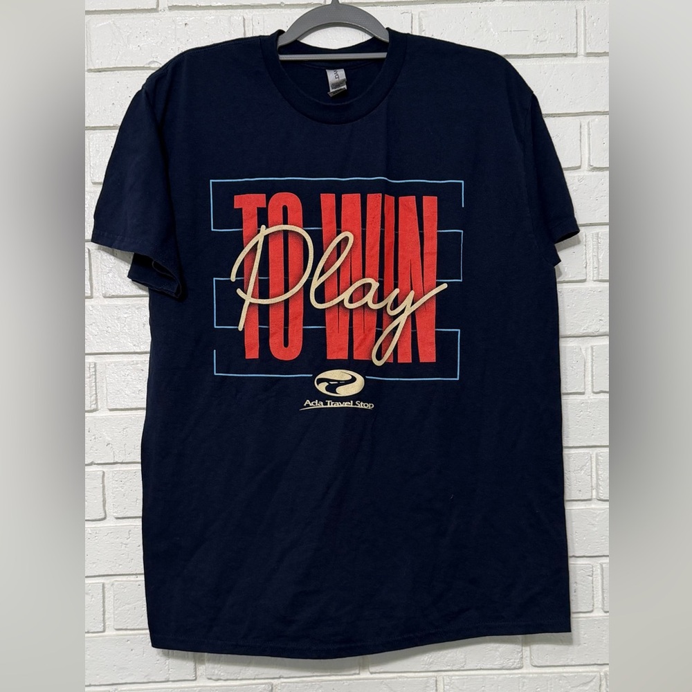 Men’s casino tee. Size large